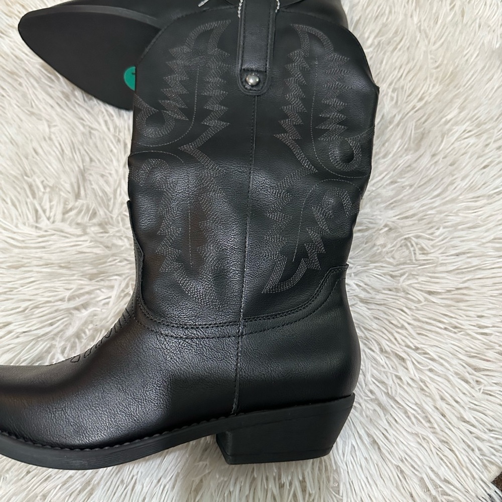 cowgirl boots - Picture 5 of 6